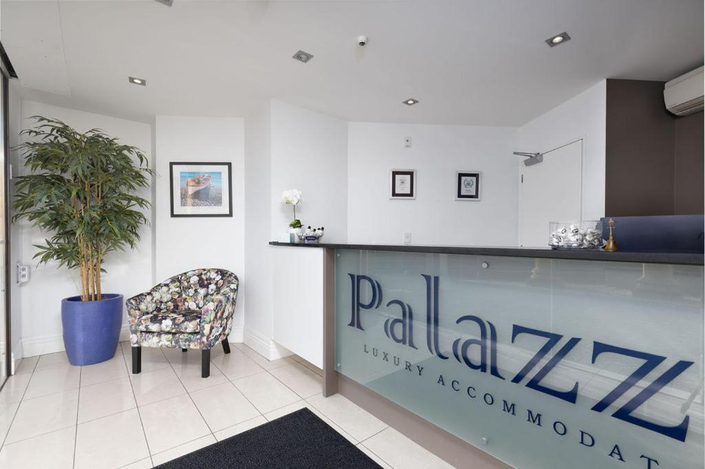 Palazzo Motor Lodge Nelson Bagian luar foto Reception