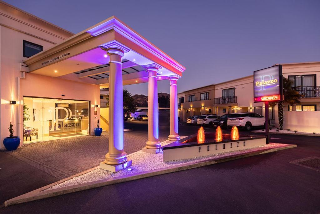 Palazzo Motor Lodge Nelson Bagian luar foto Entrance of the hotel
