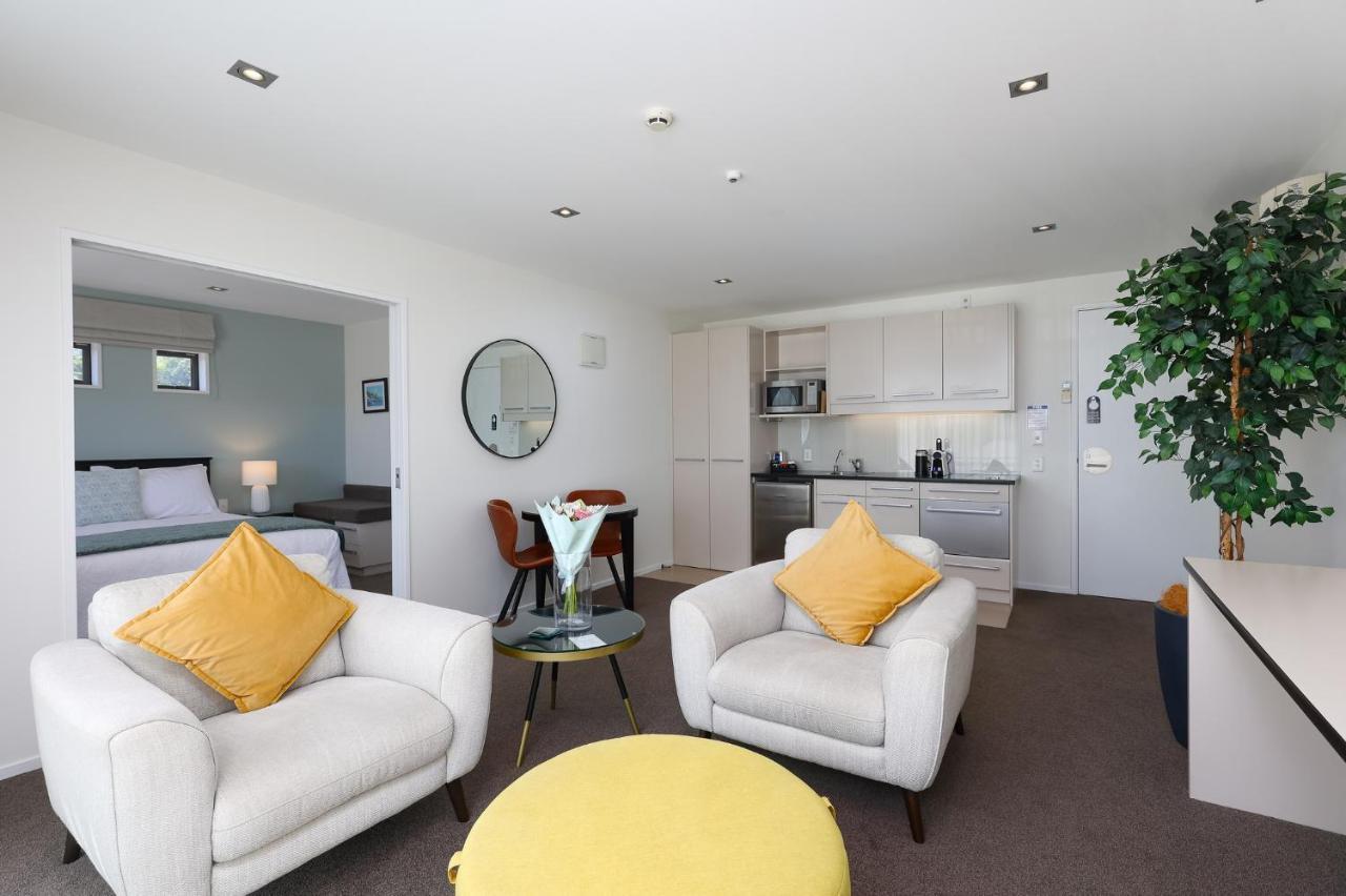 Palazzo Motor Lodge Nelson Bagian luar foto A typical apartment at the hotel