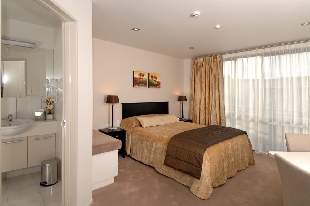 Palazzo Motor Lodge Nelson Bagian luar foto A bedroom